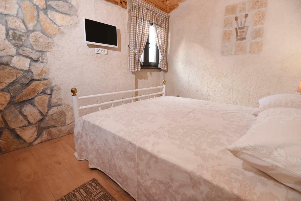 House & Apartment Palaca Donji Zemunik Екстер'єр фото